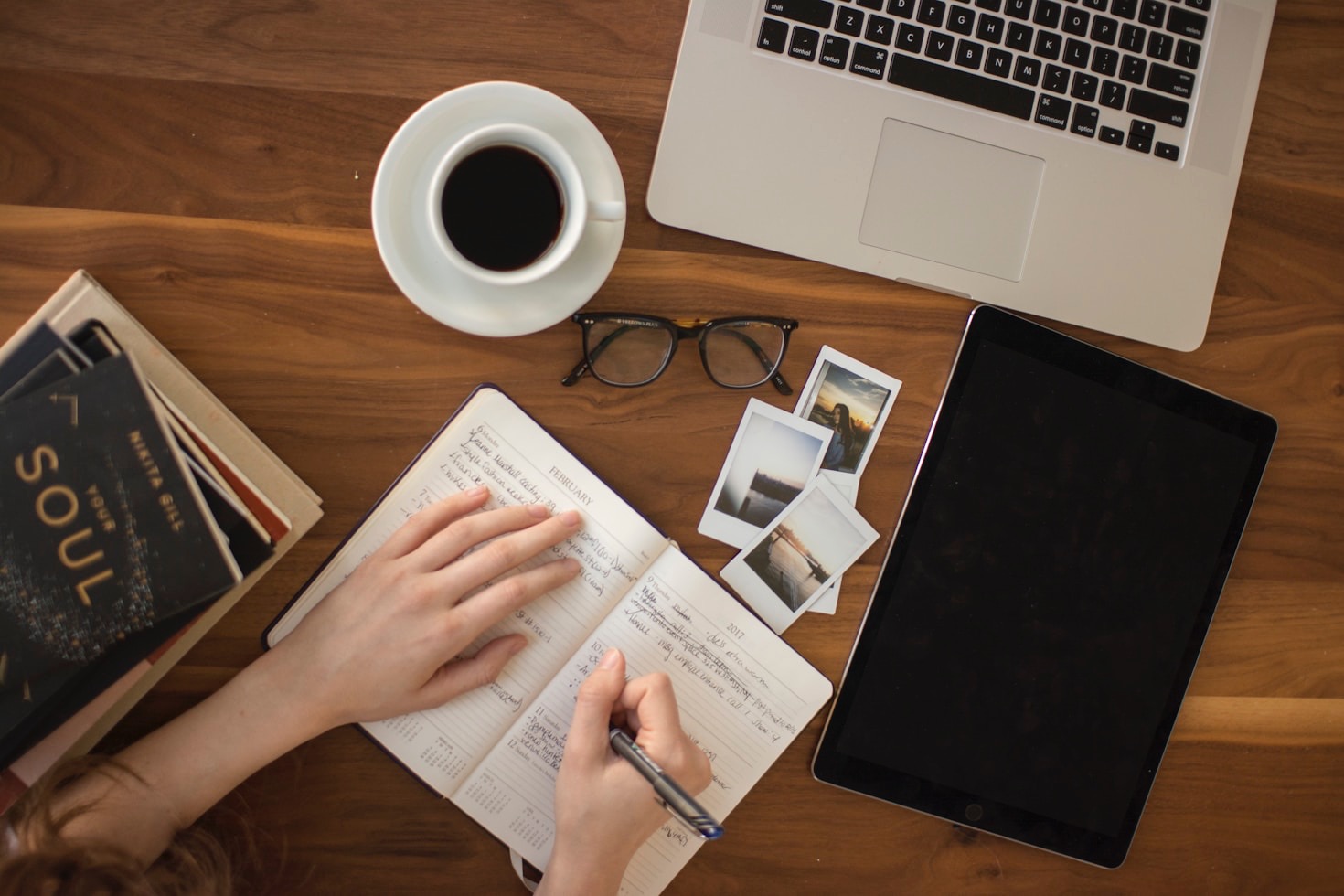 Top Digital Products to Empower Moms
